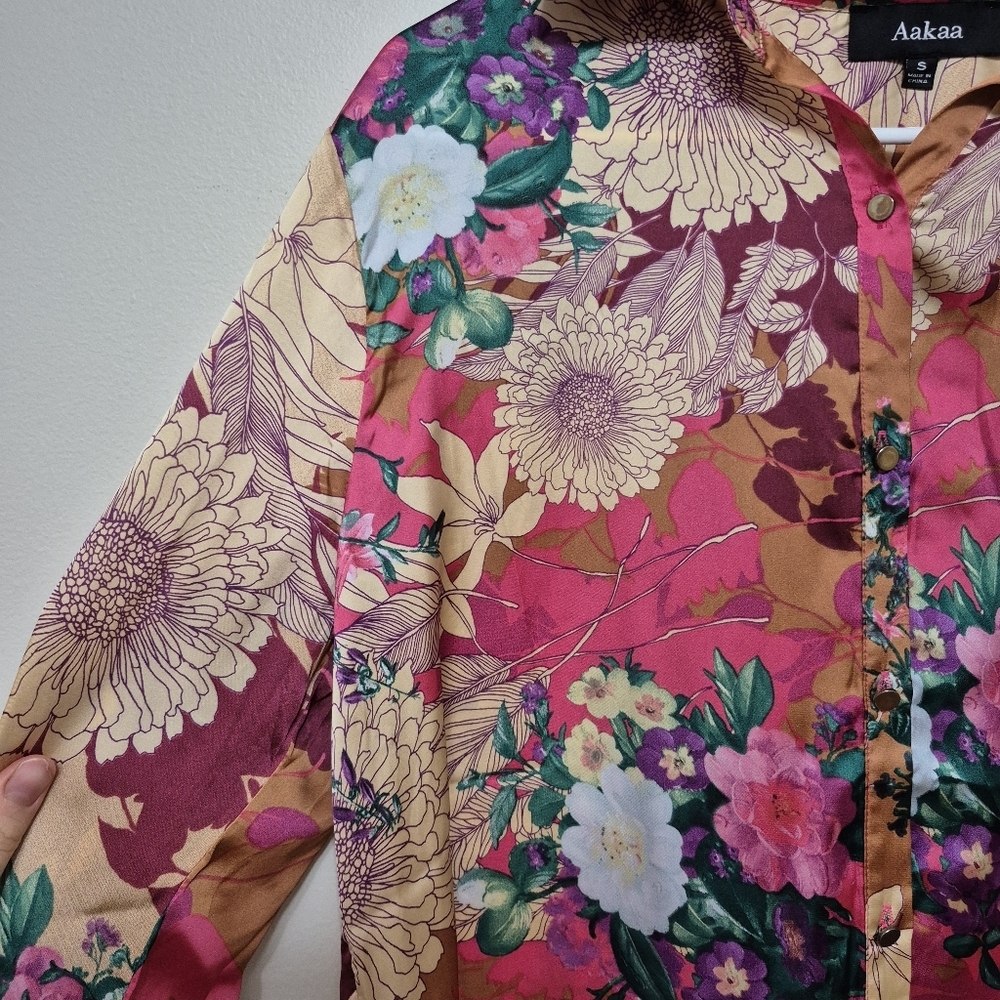Aakaa Women’s Floral Satin Button Down Shirt Blouse Boho Festival Size Small - Picture 3 of 5